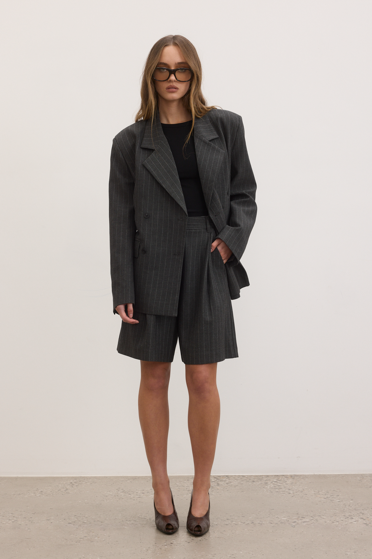 MIKA SHORT - PINSTRIPE