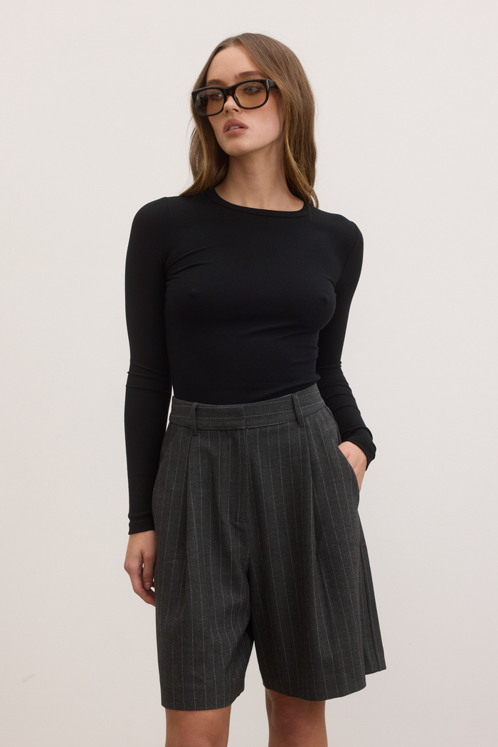 MIKA SHORT - PINSTRIPE