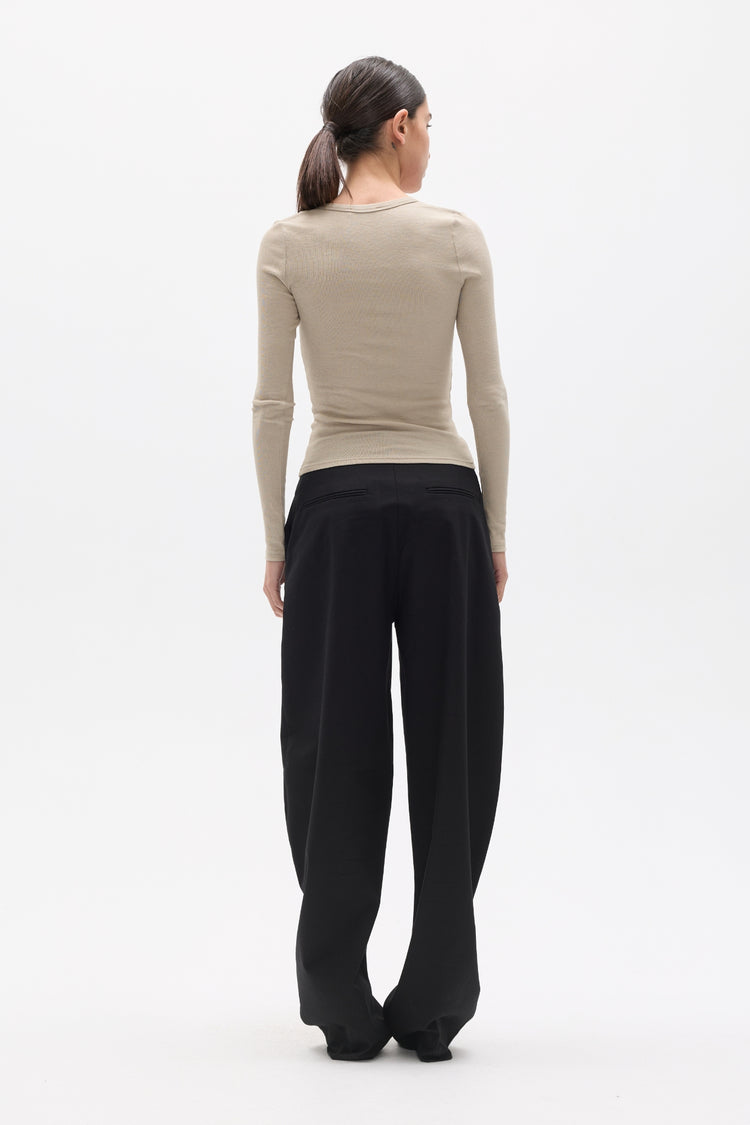 MERRITT TOP - ALMOND