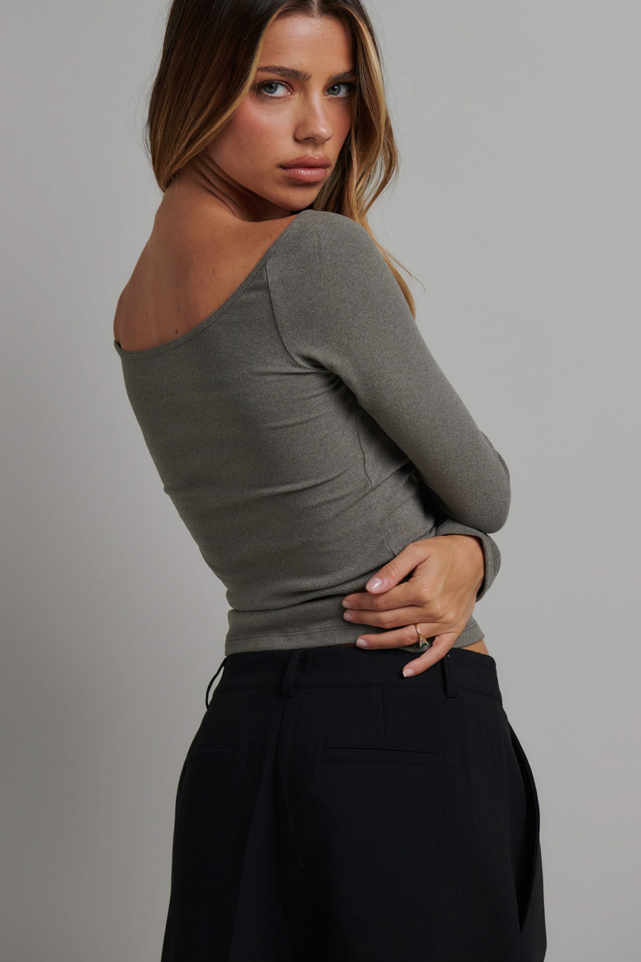 CAMILO CUT OUT TOP - DOVE GREY