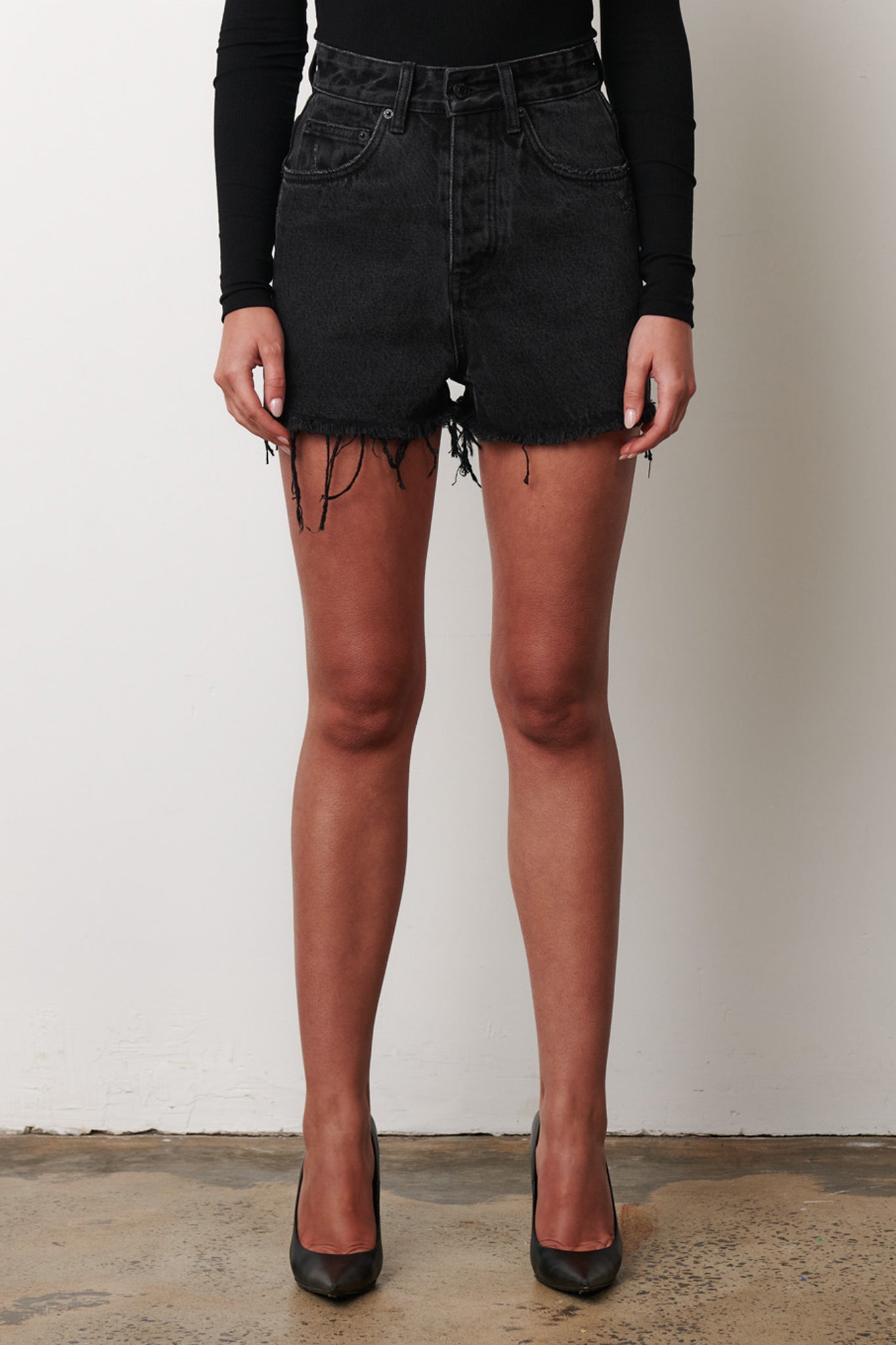 MALIBU DENIM SHORT - BACKSTAGE BLACK
