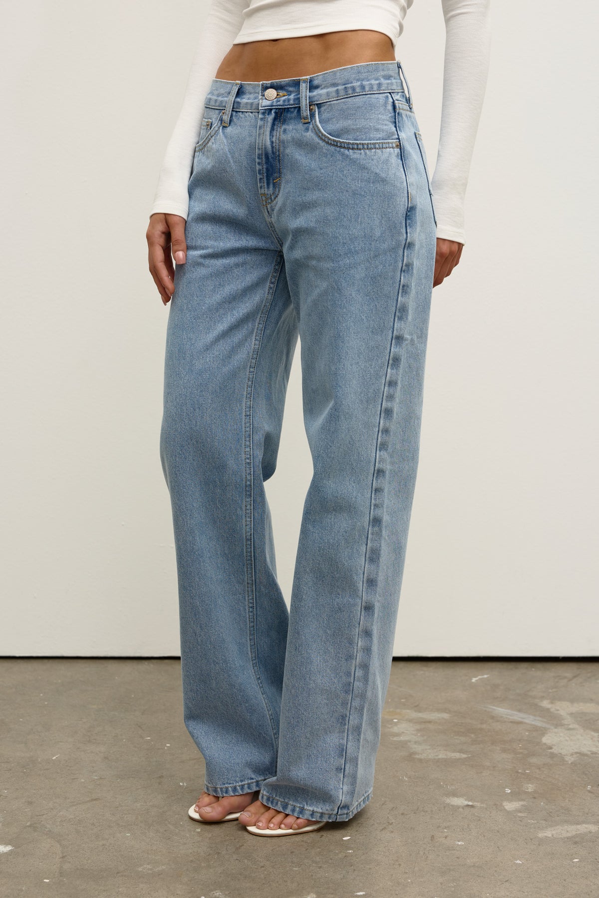 AVERY MID RISE JEAN - ATLANTA