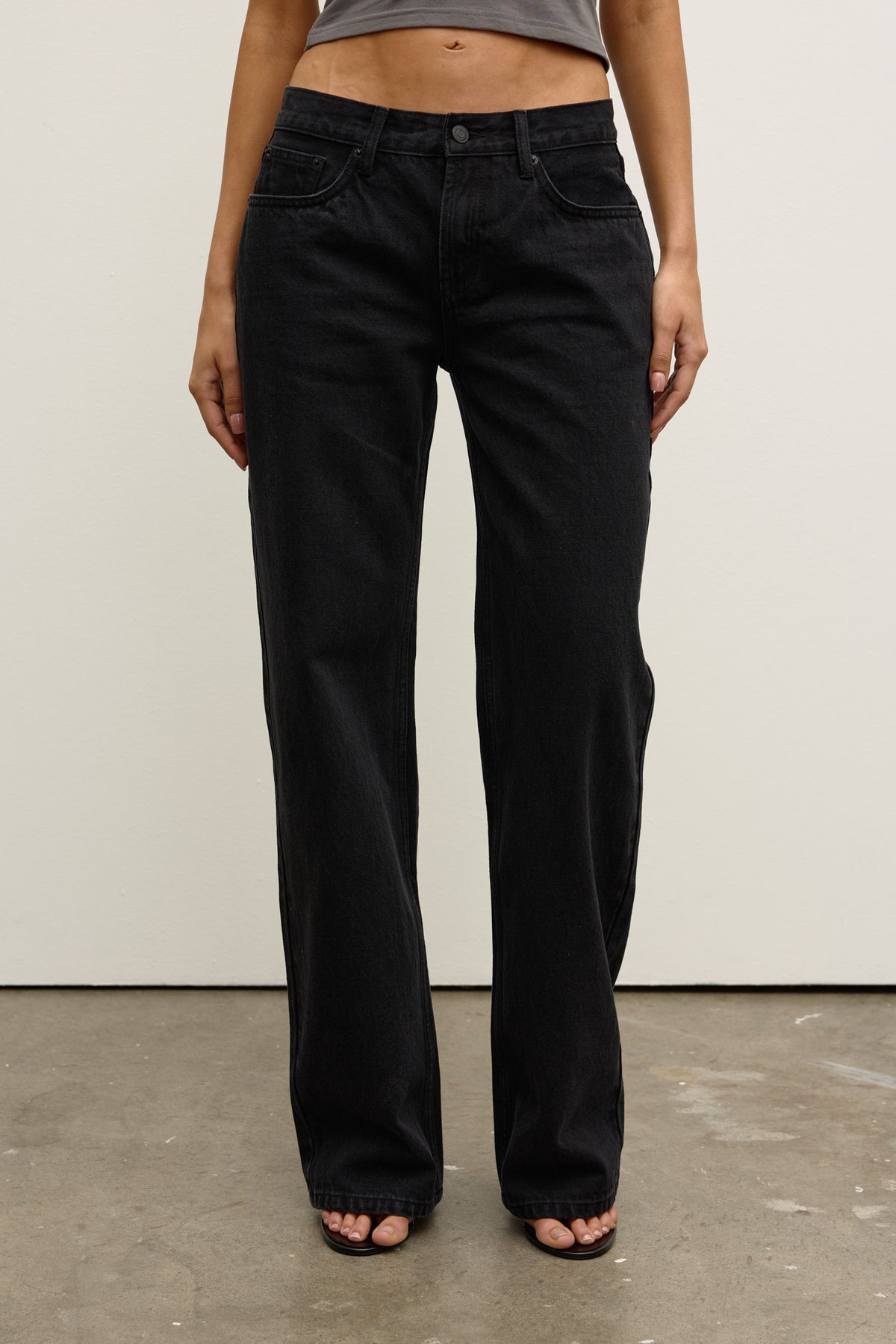 AVERY MID RISE JEAN - BACKSTAGE BLACK