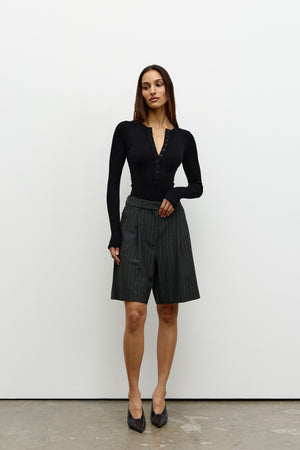 MIKA SHORT - PINSTRIPE