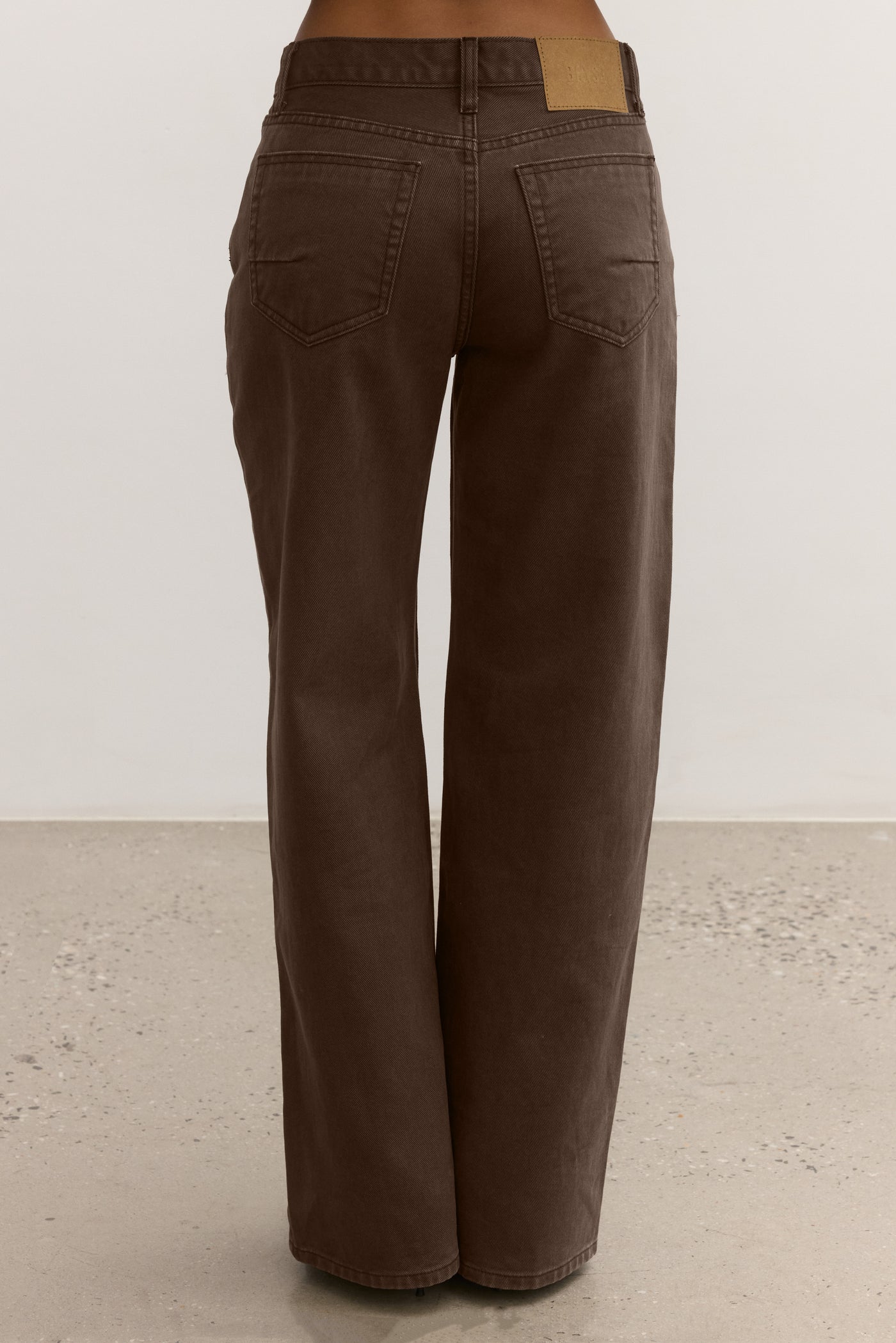 AVERY MID RISE JEAN - CHOCOLATE
