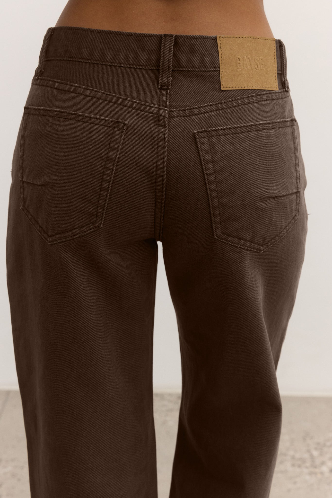 AVERY MID RISE JEAN - CHOCOLATE