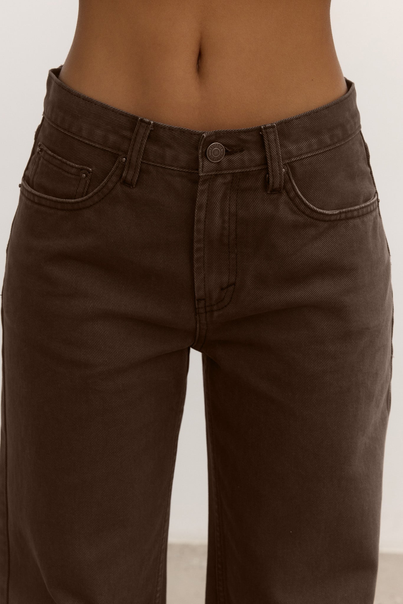 AVERY MID RISE JEAN - CHOCOLATE