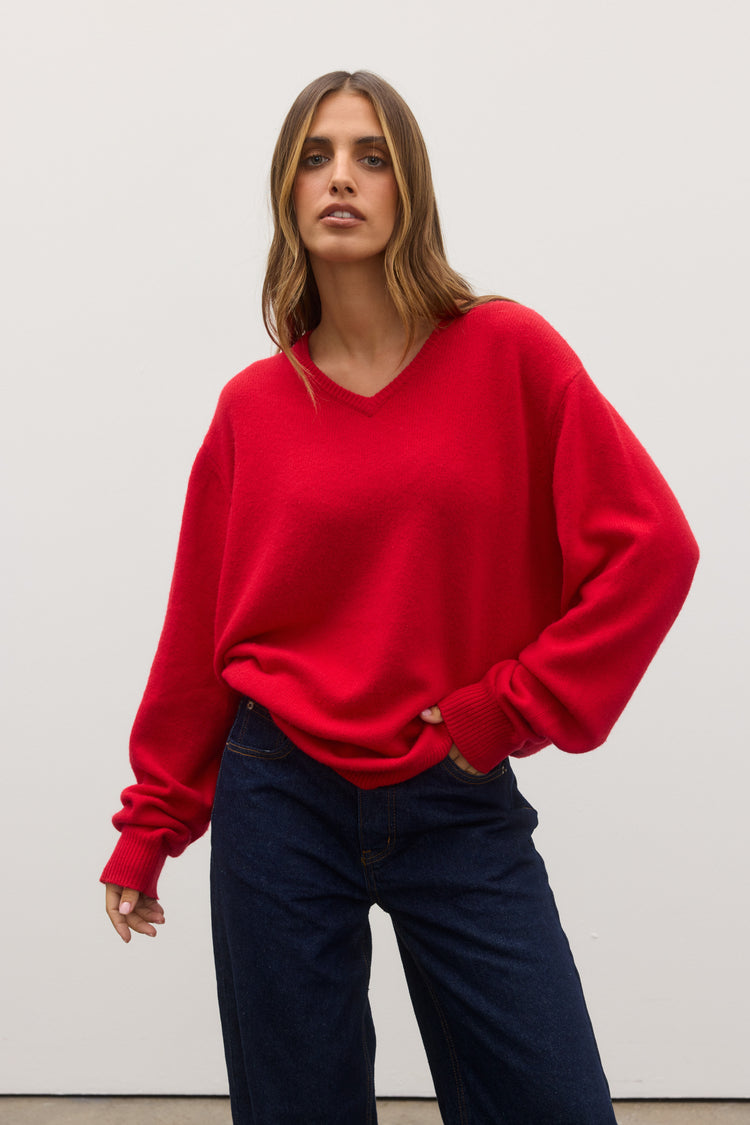 BILLIE V- NECK SWEATER - CHERRY RED