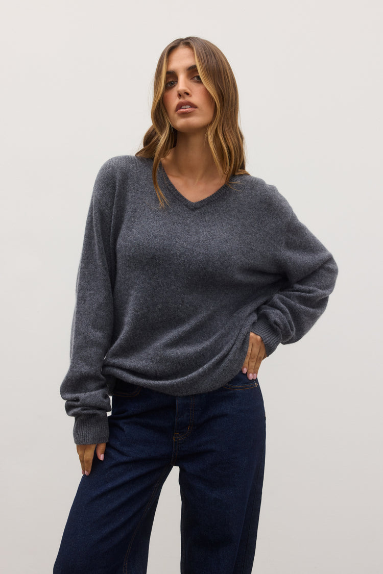 BILLIE V- NECK SWEATER - DARK HEATHER GREY