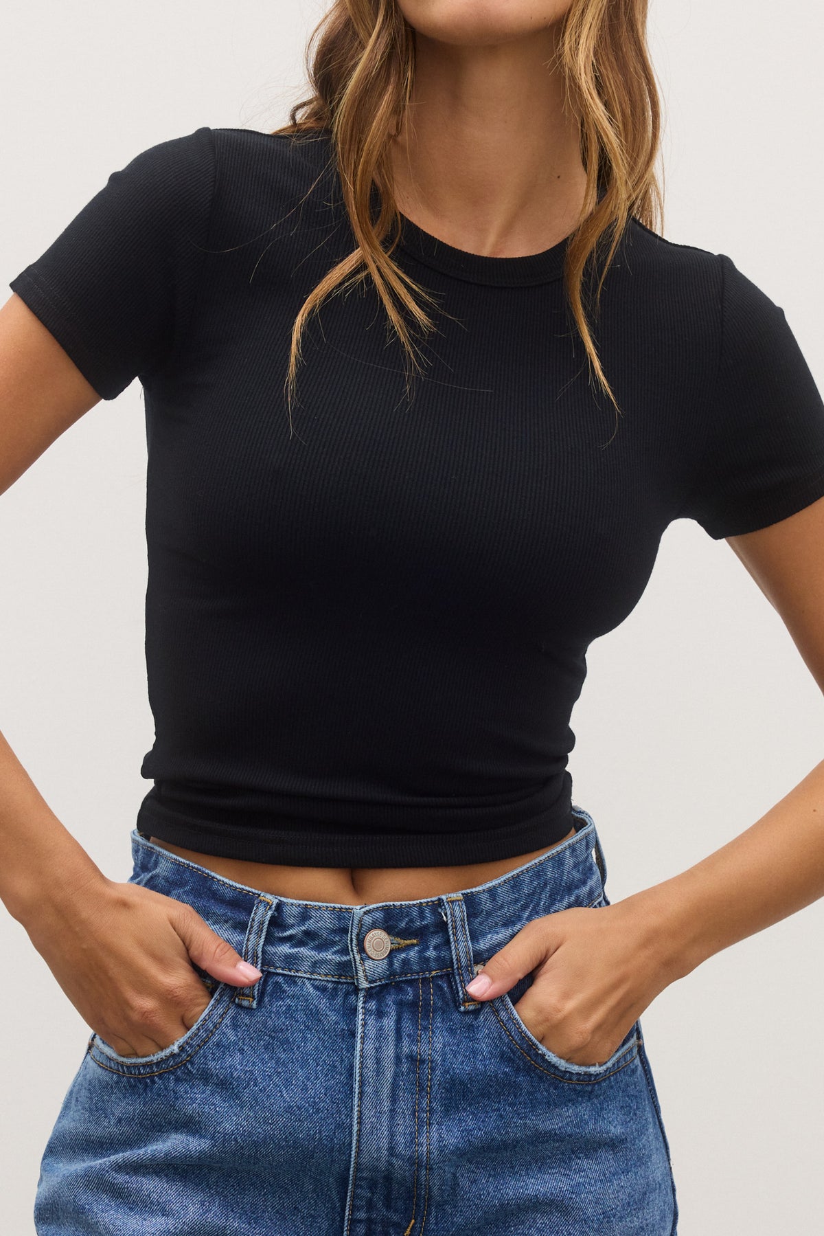 TONI T-SHIRT - BLACK