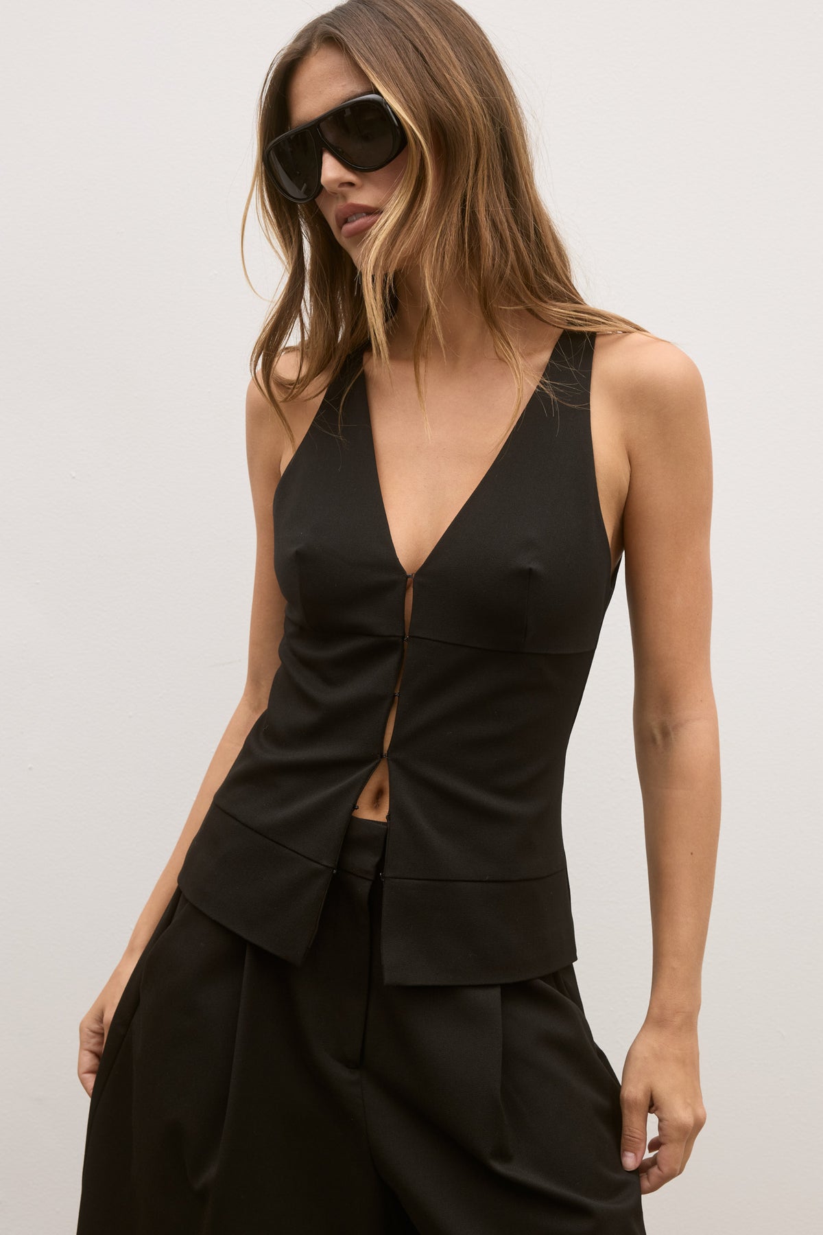 REEVE HALTER TOP - BLACK