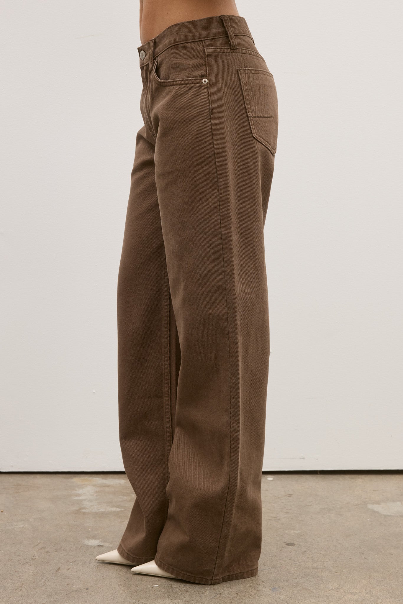 AVERY MID RISE JEAN - CHOCOLATE