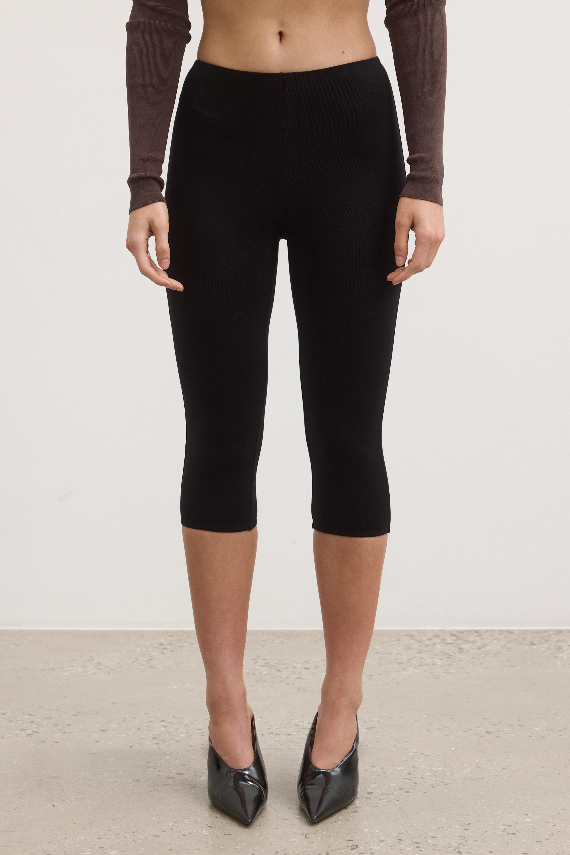 LULU CAPRIS - BLACK