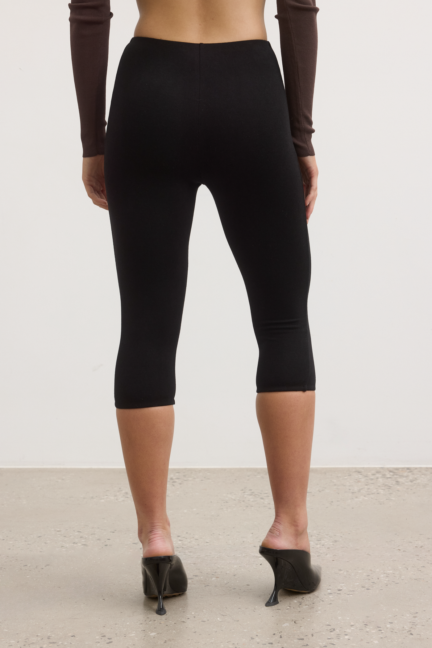 LULU CAPRIS - BLACK