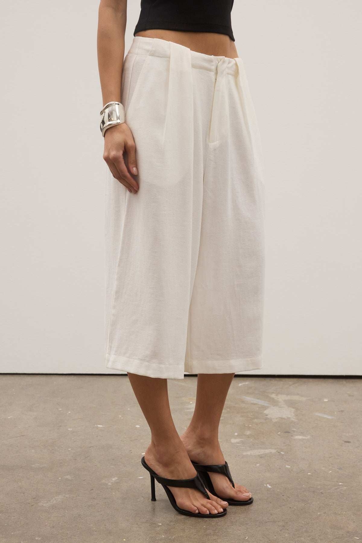 SAVANNAH SHORT - WHITE