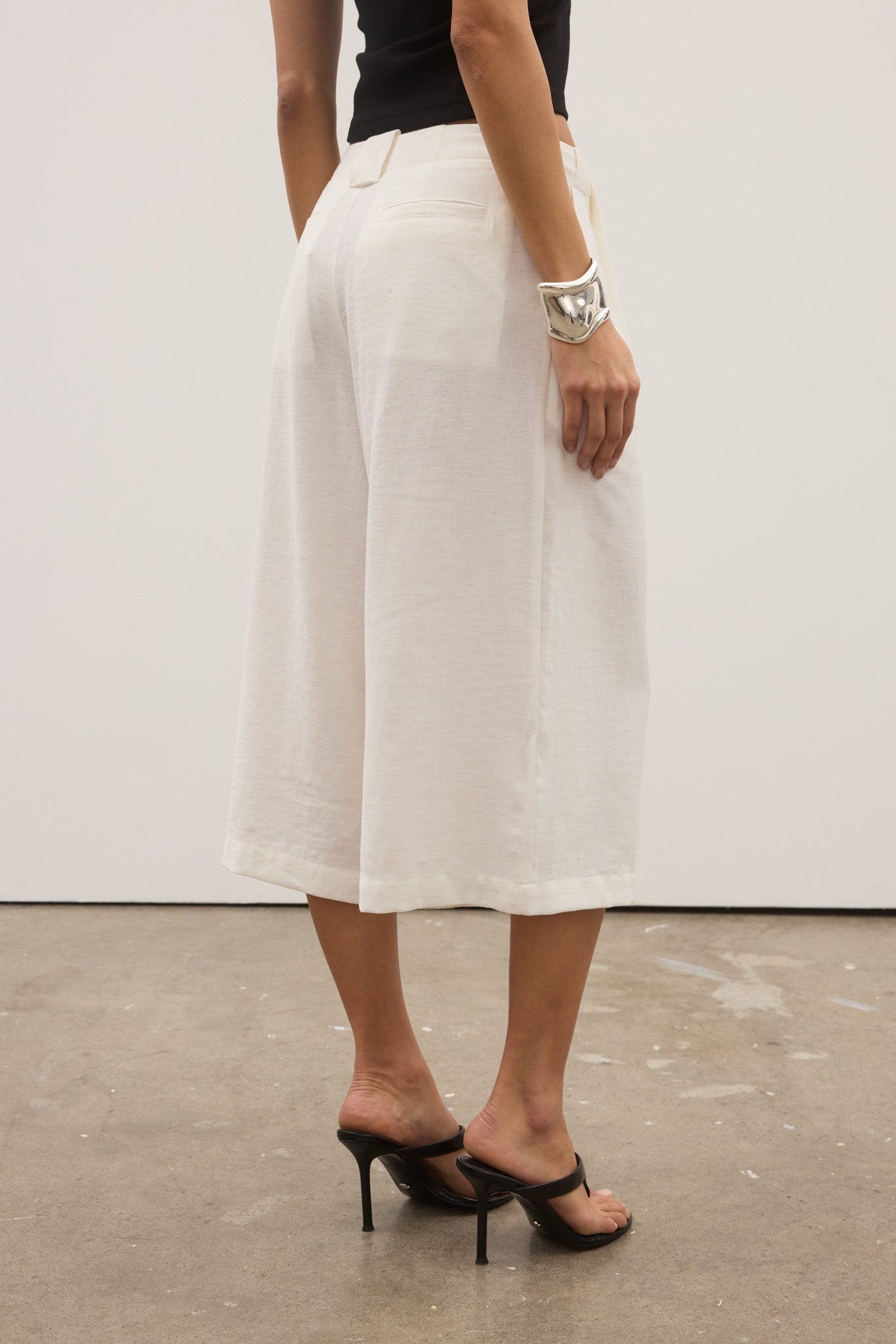 SAVANNAH SHORT - WHITE