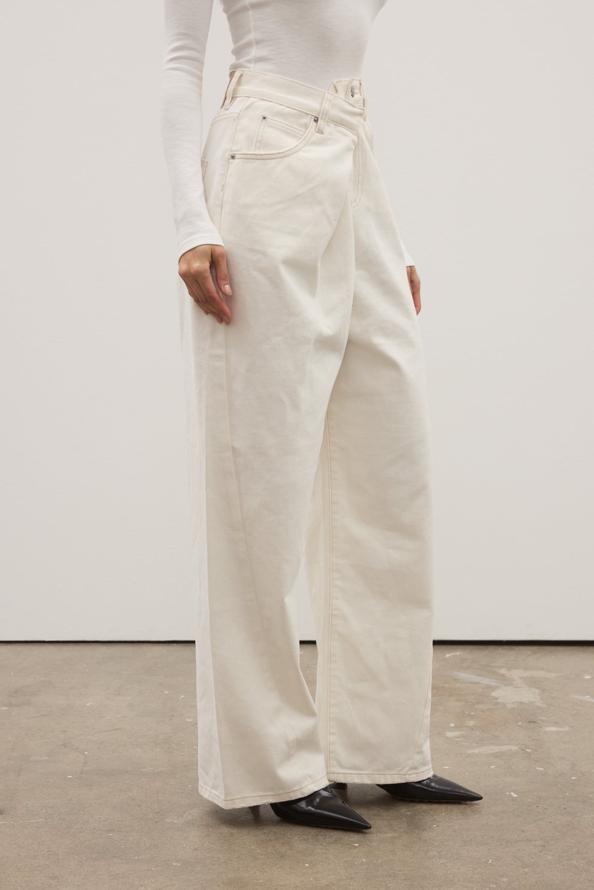 REGALIA JEAN - GEISHA WHITE