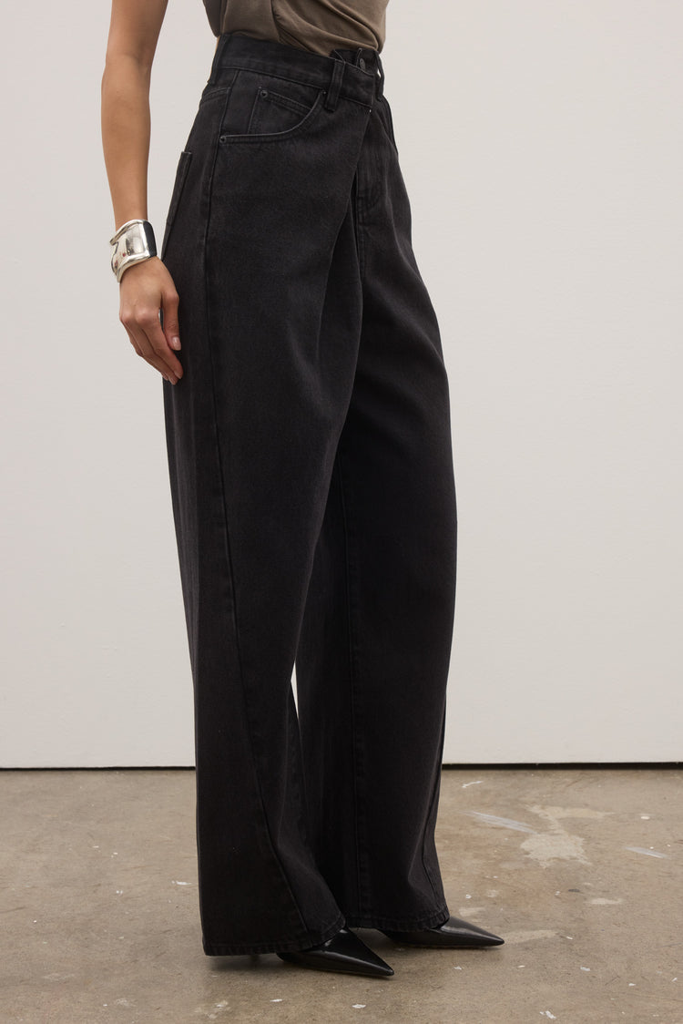 REGALIA JEAN - BACKSTAGE BLACK