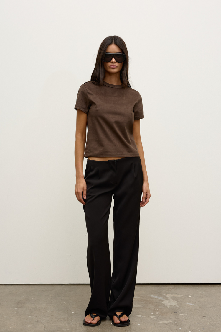 TESS FAUX SUEDE T-SHIRT - DARK ASHEN