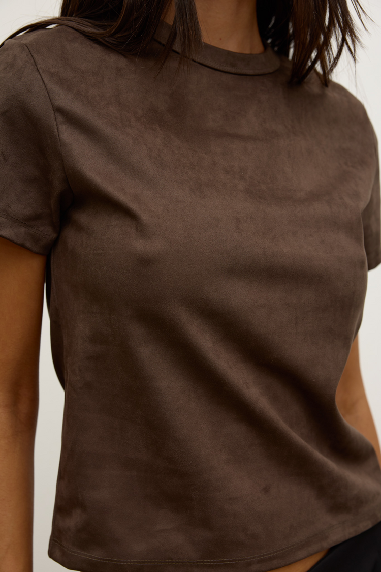 TESS FAUX SUEDE T-SHIRT - DARK ASHEN