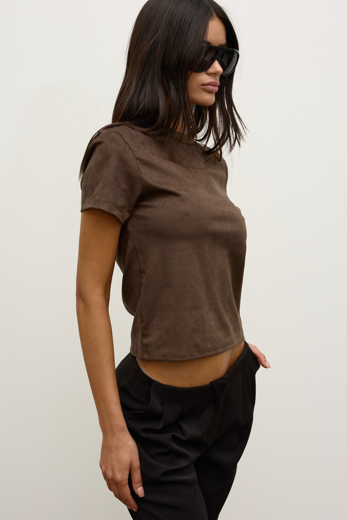 TESS FAUX SUEDE T-SHIRT - DARK ASHEN