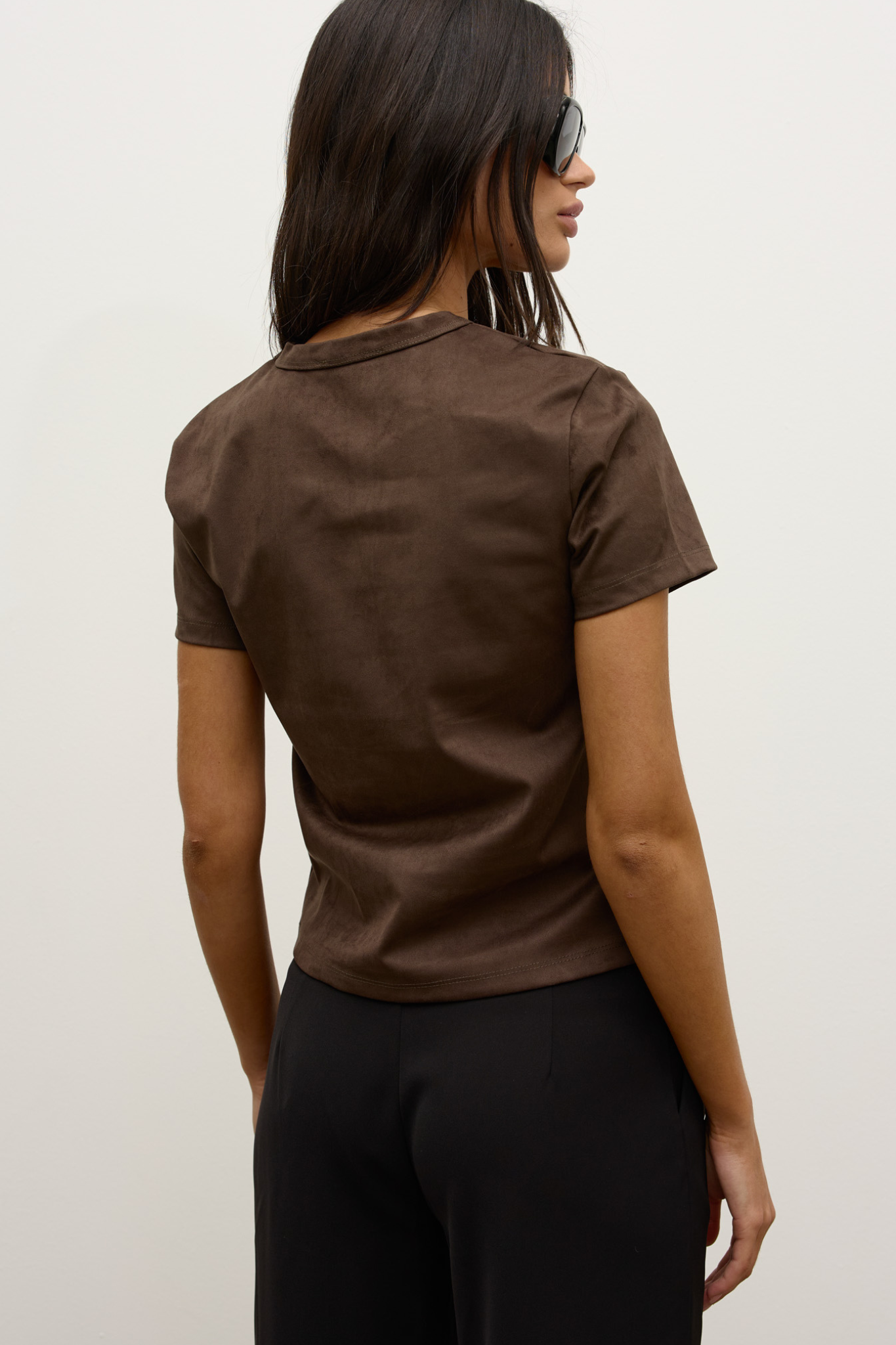 TESS FAUX SUEDE T-SHIRT - DARK ASHEN