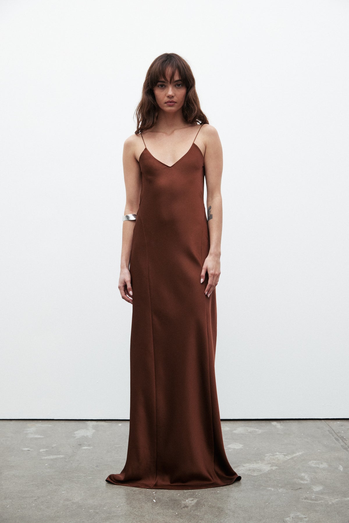 chestnut brown dress Risa Nakamura