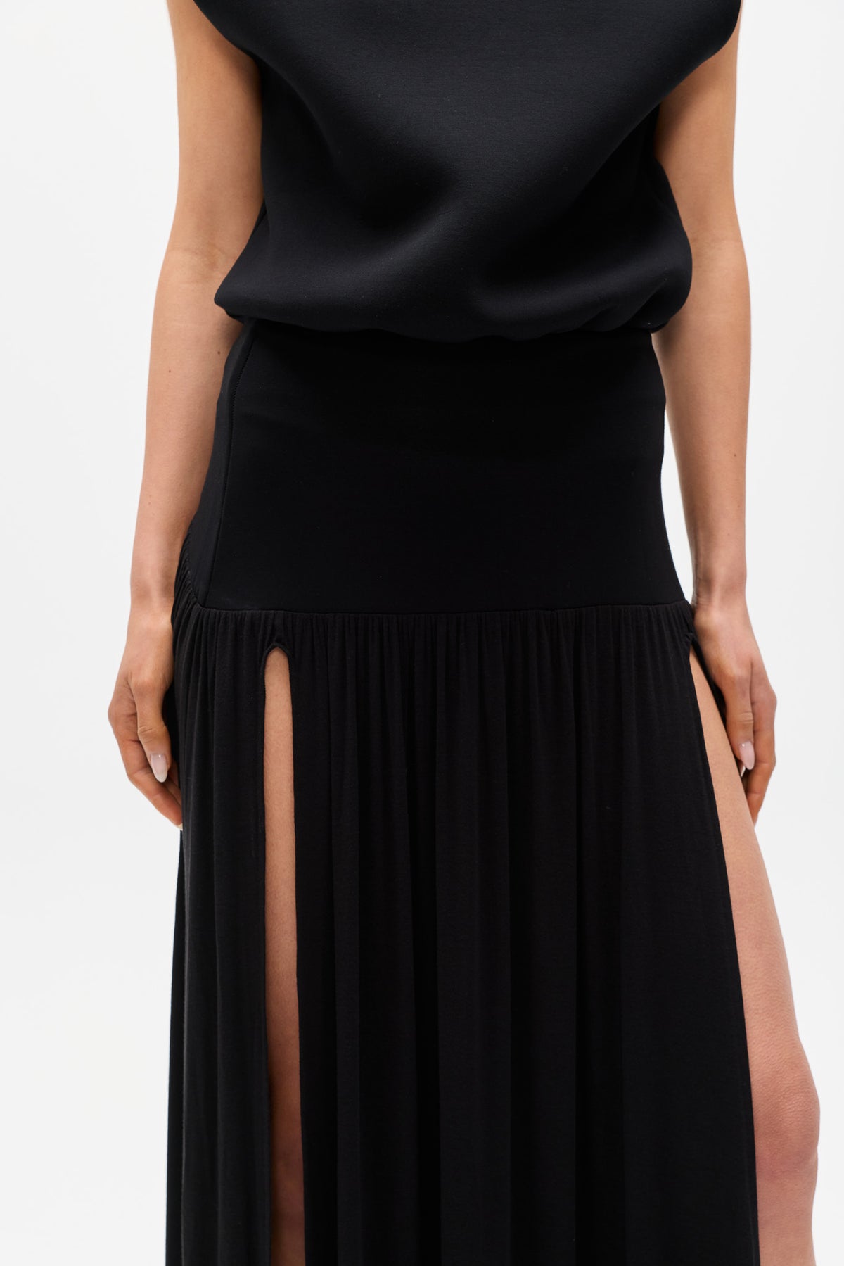 AURA SKIRT - BLACK