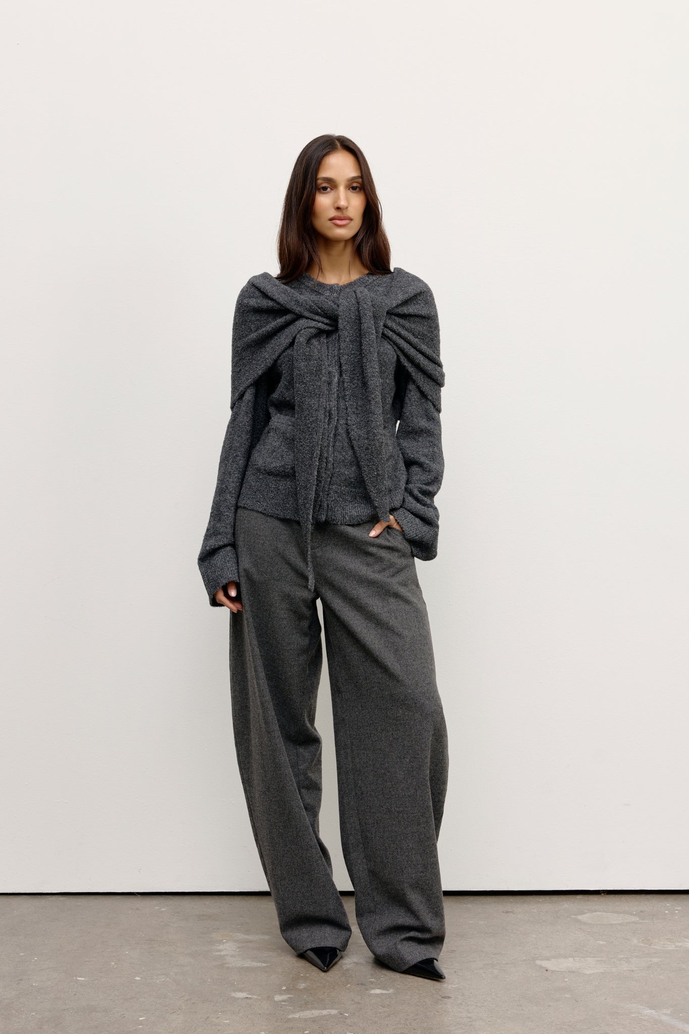 CAPE SCARF - DARK HEATHER GREY
