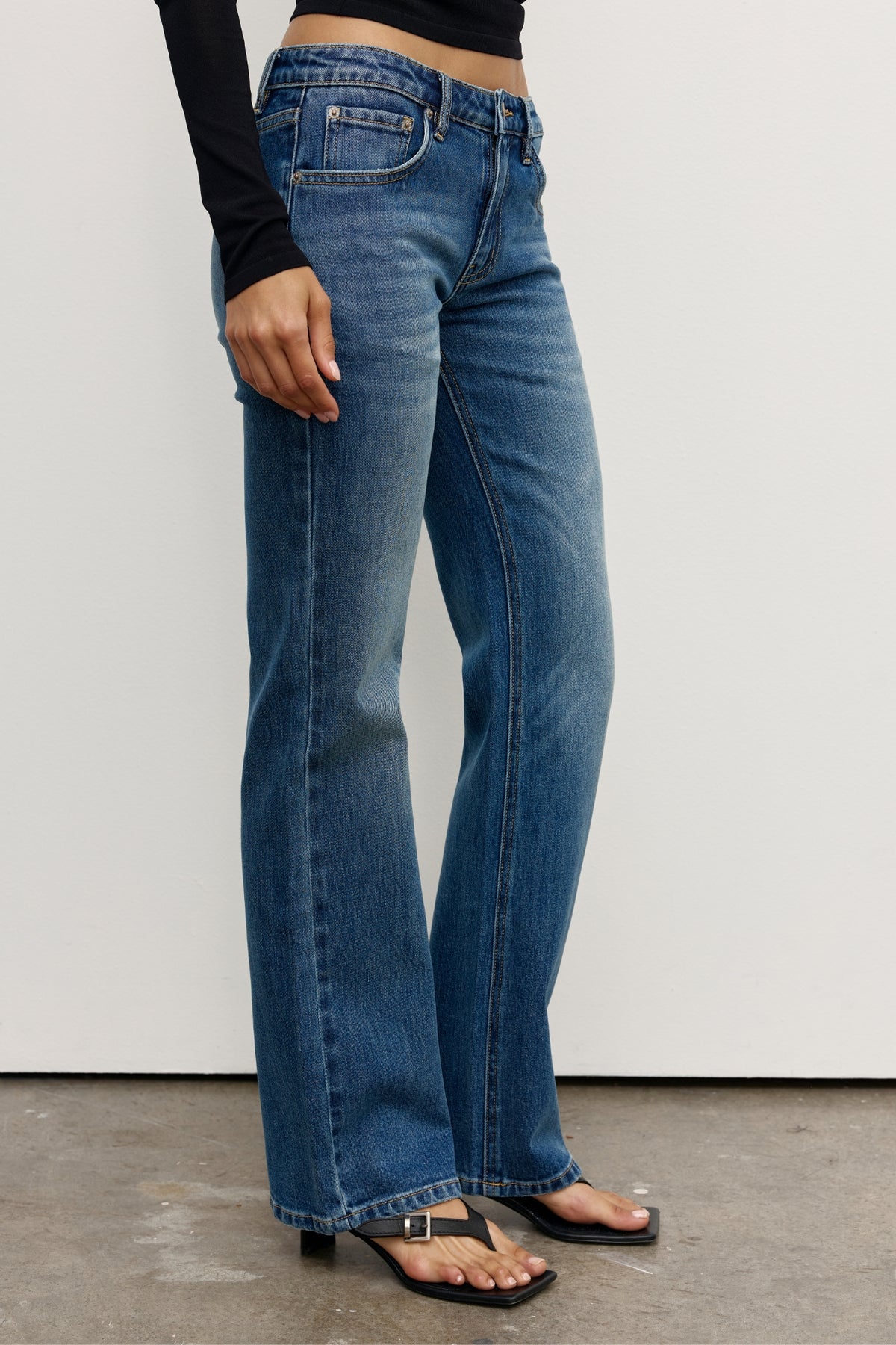 DOLLIE STRETCH BOOTLEG JEAN - BLUE HAZE