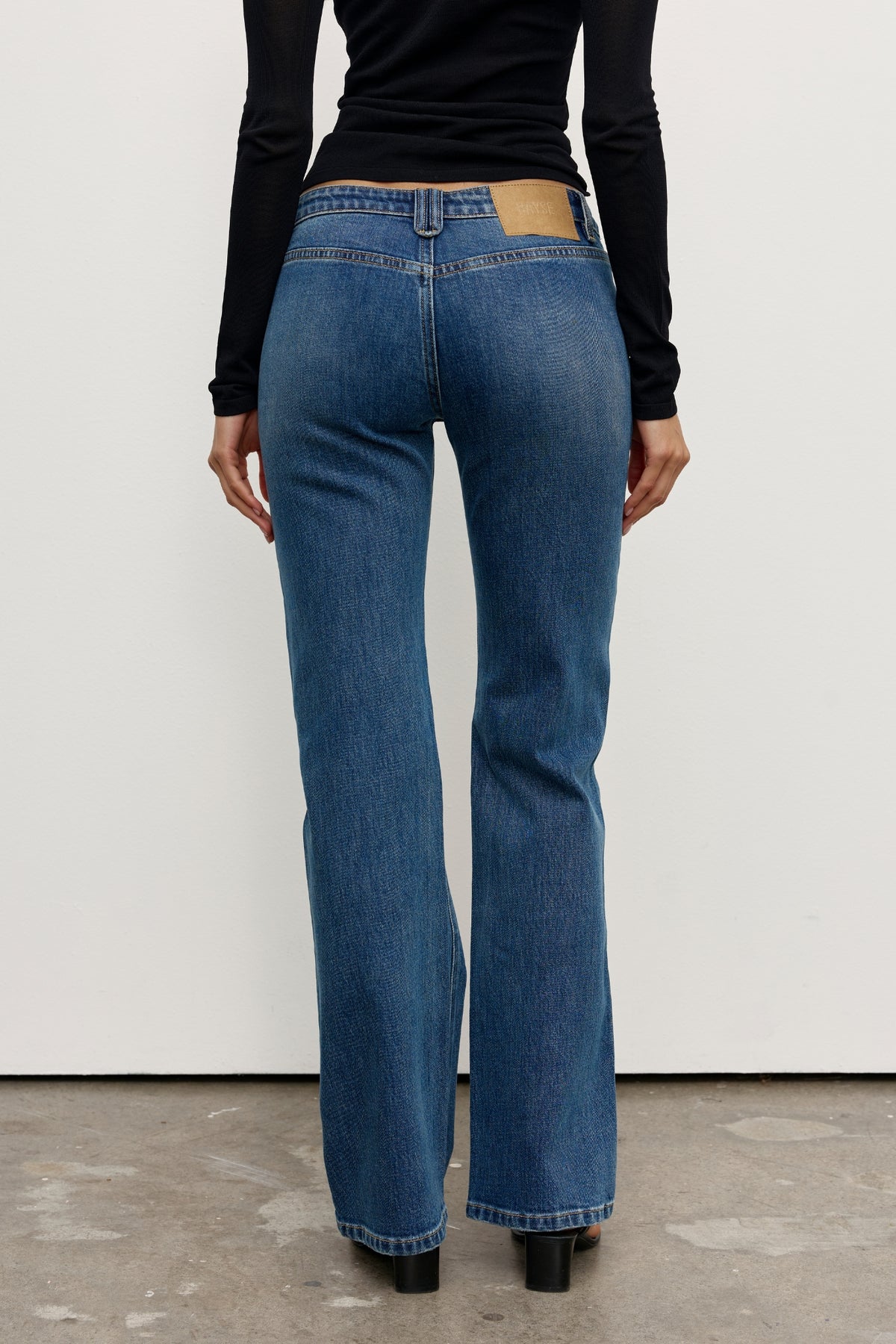 DOLLIE STRETCH BOOTLEG JEAN - BLUE HAZE