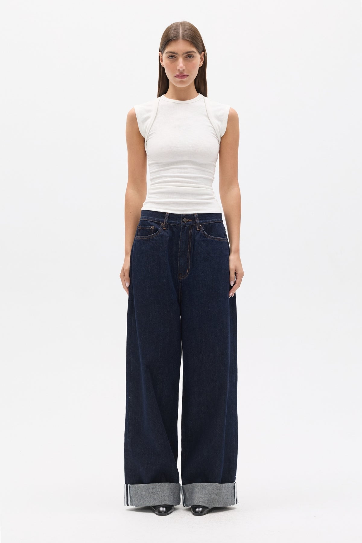 ELARA T-SHIRT - WHITE