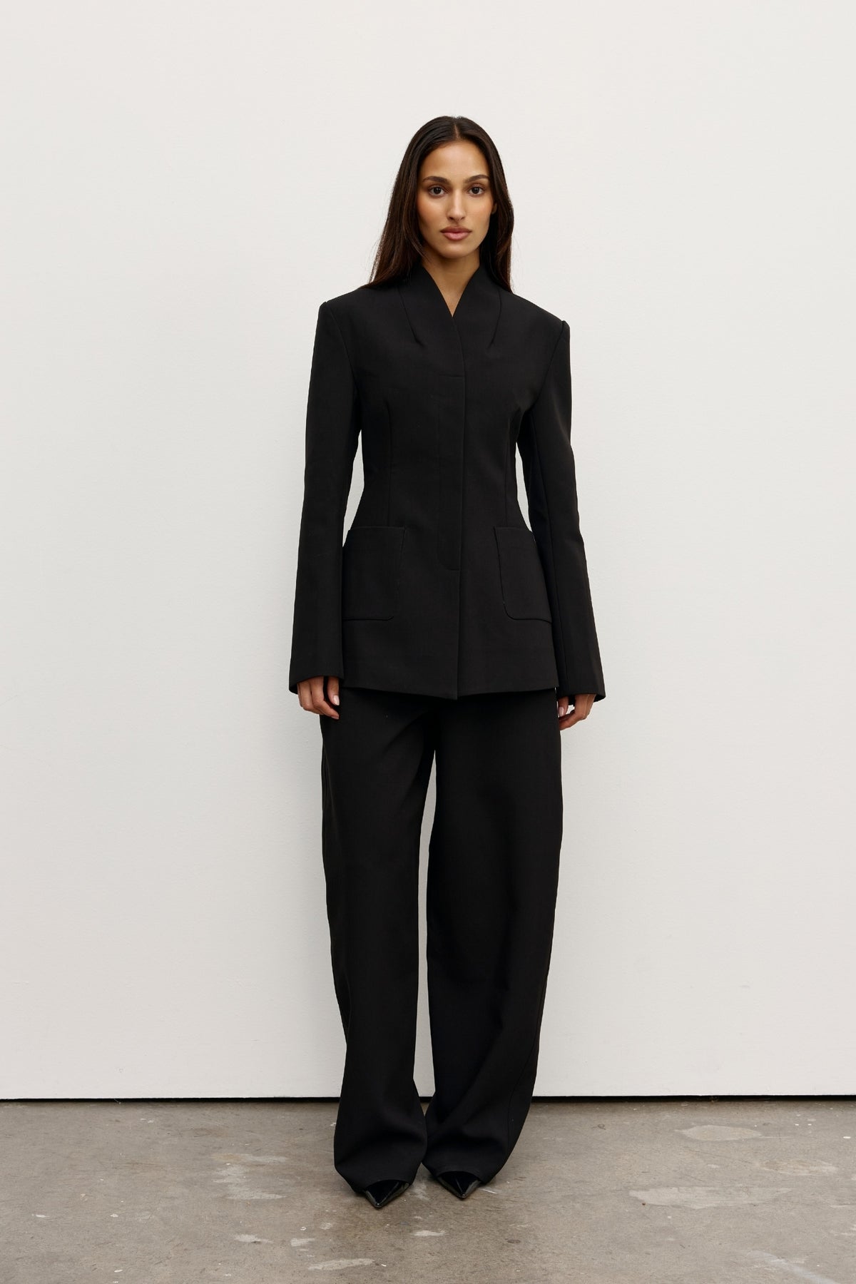 LINDSAY BLAZER - BLACK