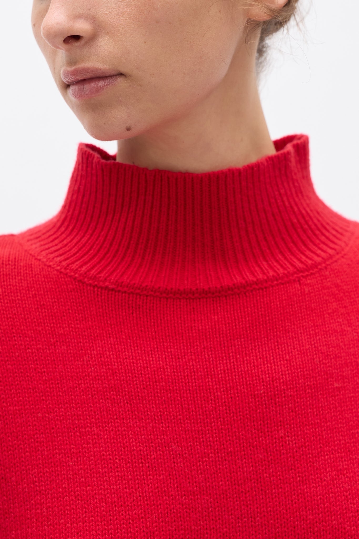 LOTTIE KNIT TURTLENECK - RED