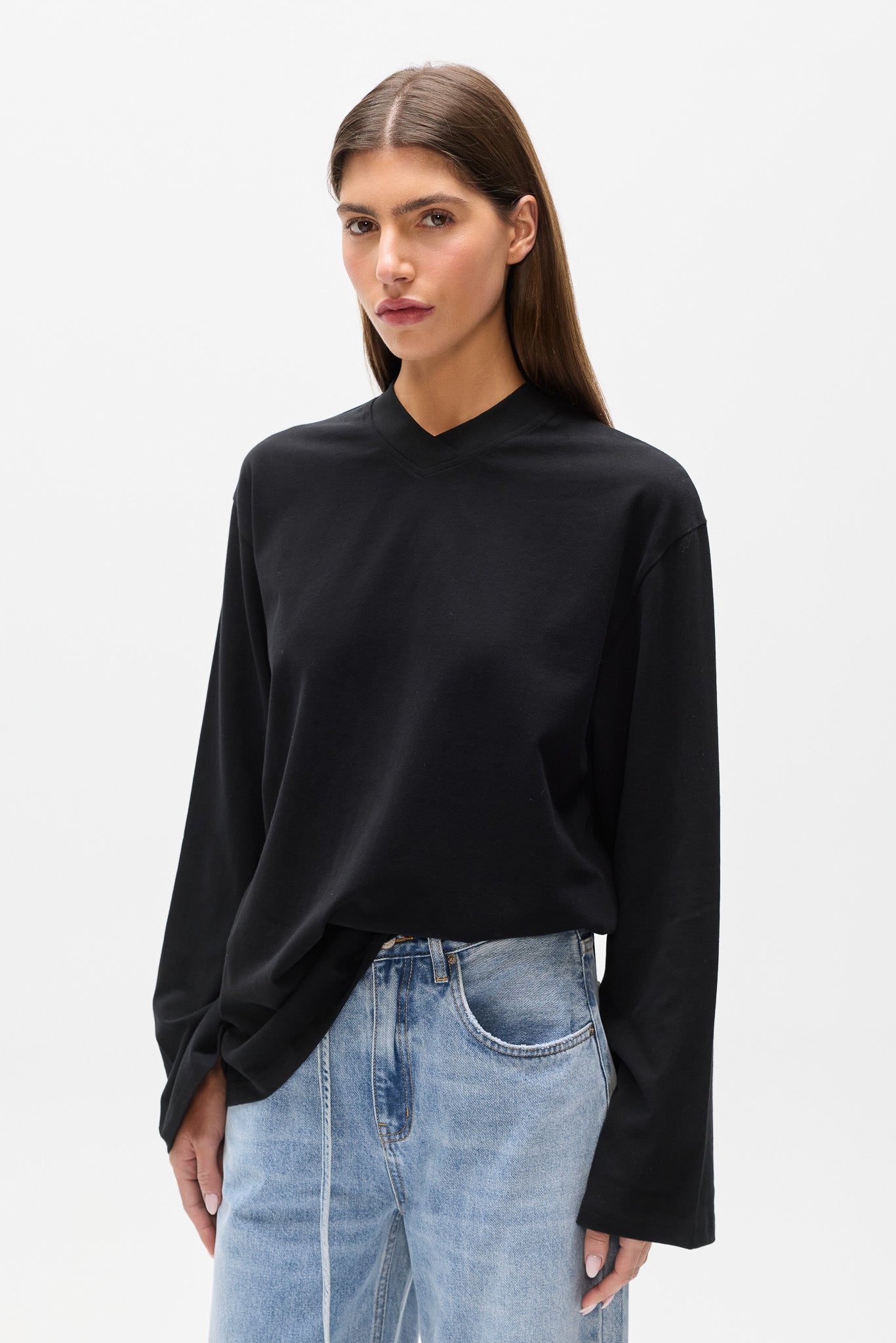 PRIYA V-NECK LONG SLEEVE TOP - BLACK