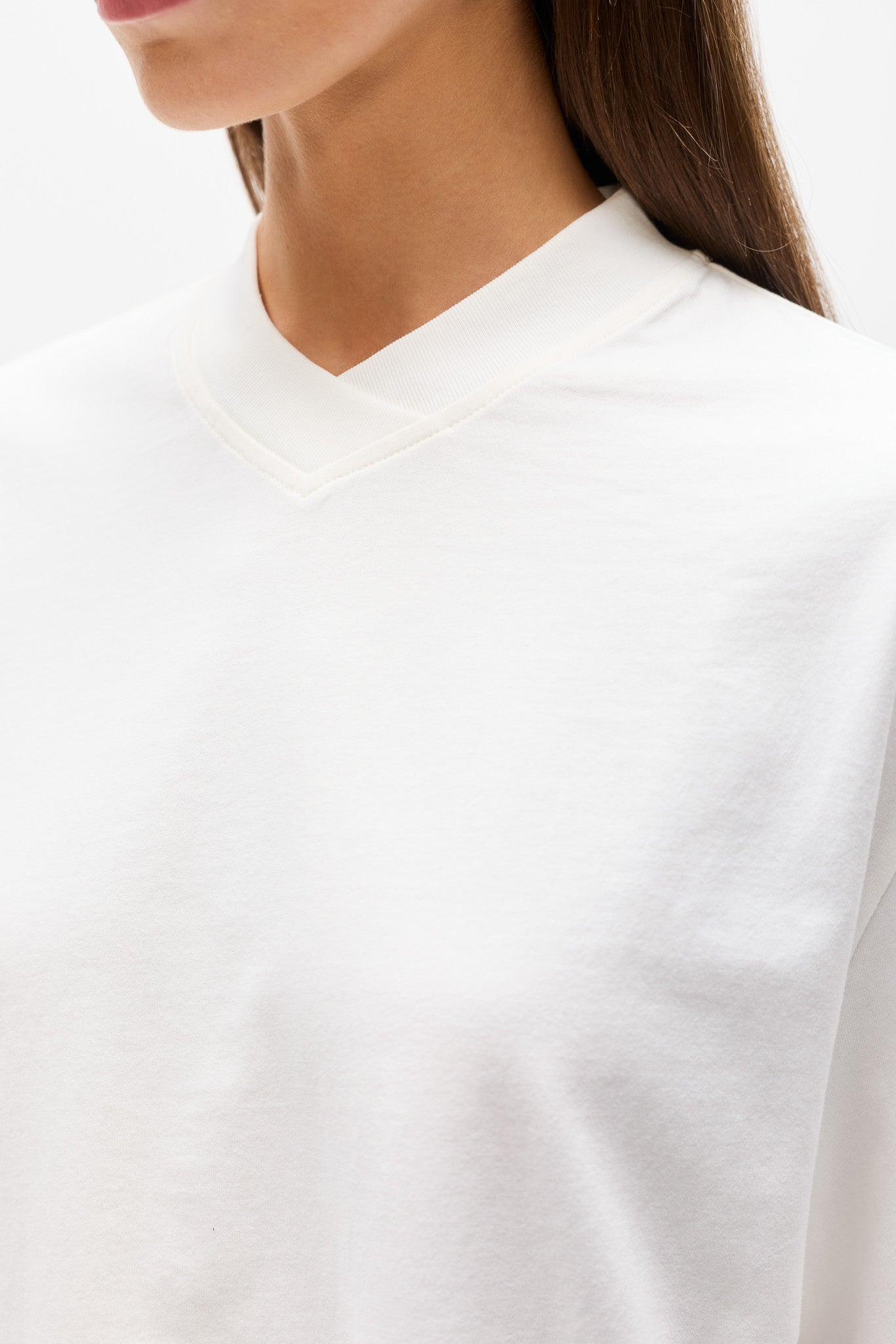 PRIYA V-NECK LONG SLEEVE TOP - WHITE