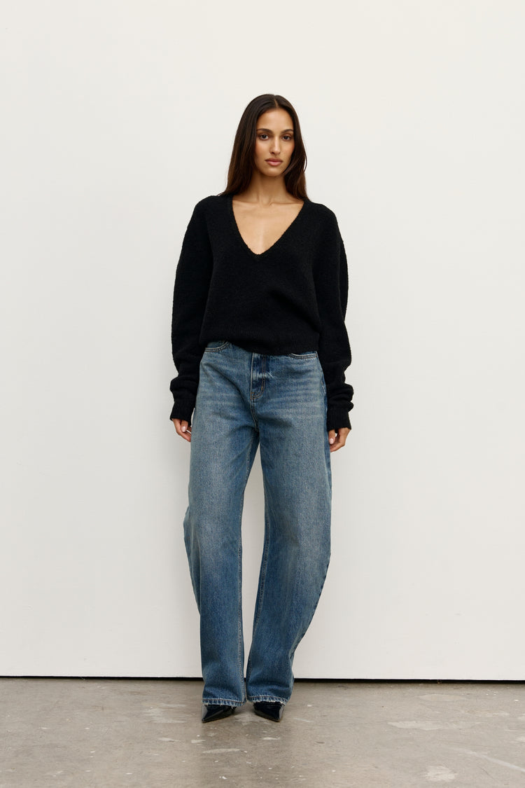 SONIA V NECK - BLACK