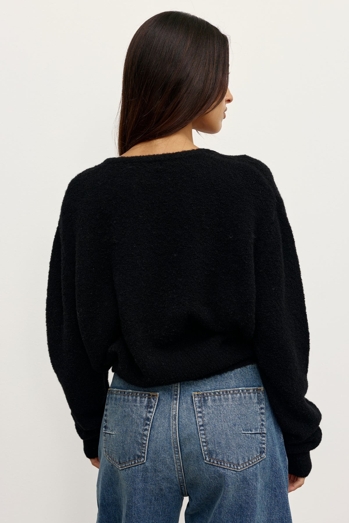 SONIA V NECK - BLACK