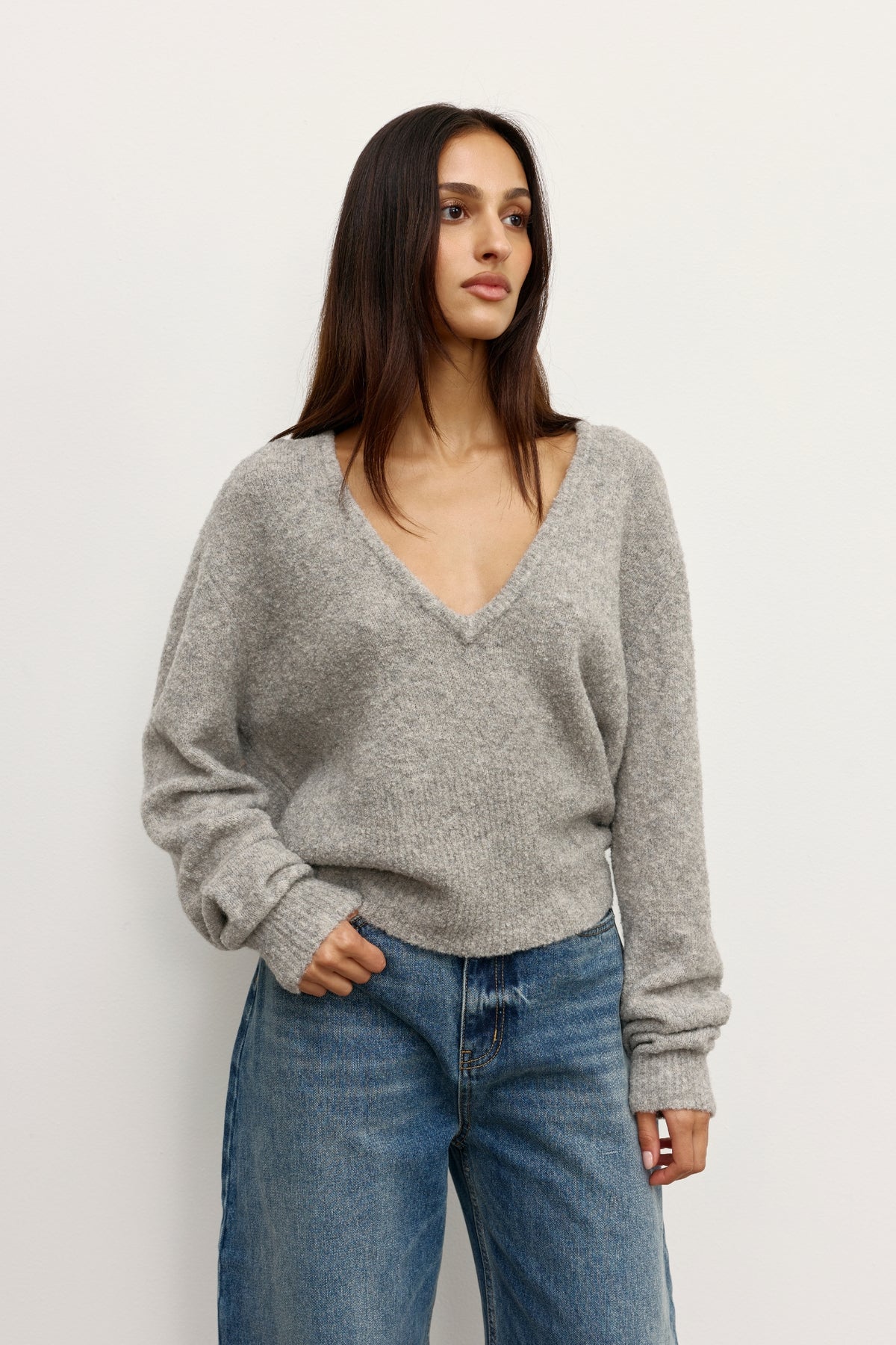 SONIA V NECK - LIGHT GREY