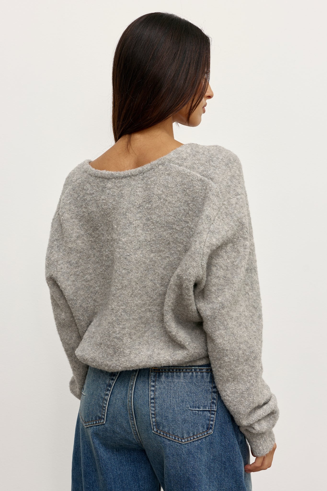 SONIA V NECK - LIGHT GREY