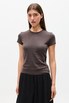 VISBY TEE - CAROB