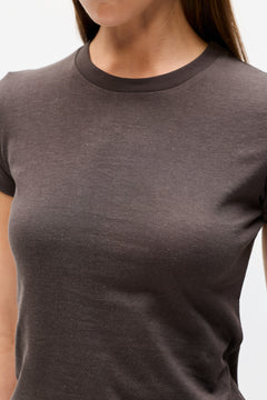 VISBY TEE - CAROB